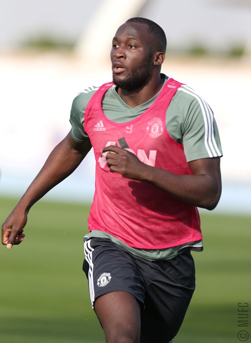 曼联全队抵达迪拜首训，众将出境，全力备战英超下一轮