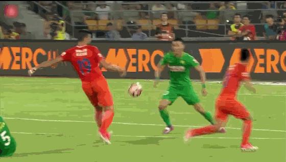 中国足坛2017最精彩进球，任桂辛半场吊射，叶尔凡倒钩一球成名