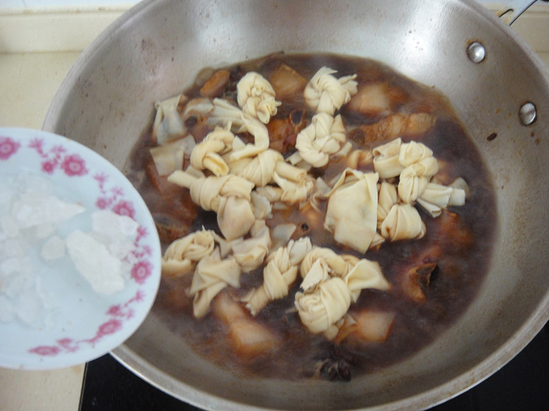 上海红烧肉正宗厨师做法的视频,上海红烧肉的正宗做法黄磊