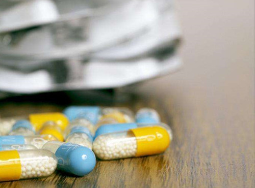 小孩腹泻脱水买什么药,1岁4个月宝宝腹泻脱水喝盐水