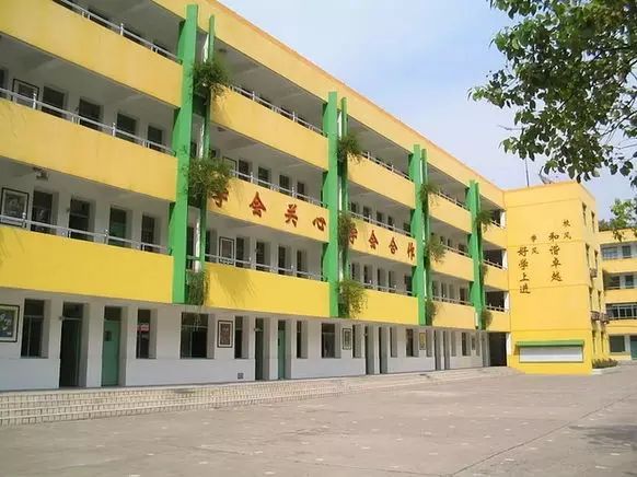 南京鼓楼区芳草园小学学区房价格,南京外国语中学学区房价格是多少