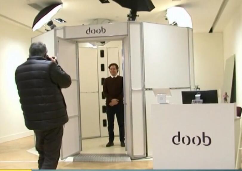 丈母娘说，电视播出美国3D打印人像，特火，可引进来