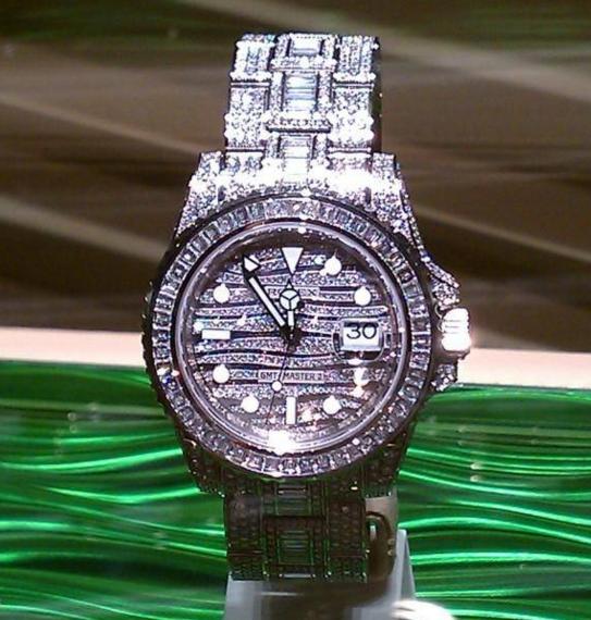 对比香港太子、东方、英皇等表行的特色,港表行能盈利多少