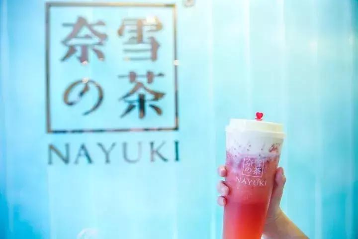 广州奶茶店被挤爆,奶茶店被挤爆