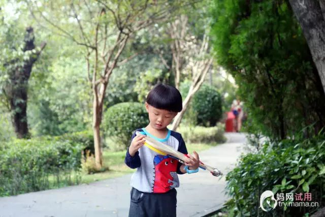 试玩|Hape*合六**一酷炫吉他,给宝宝多彩的音乐启蒙