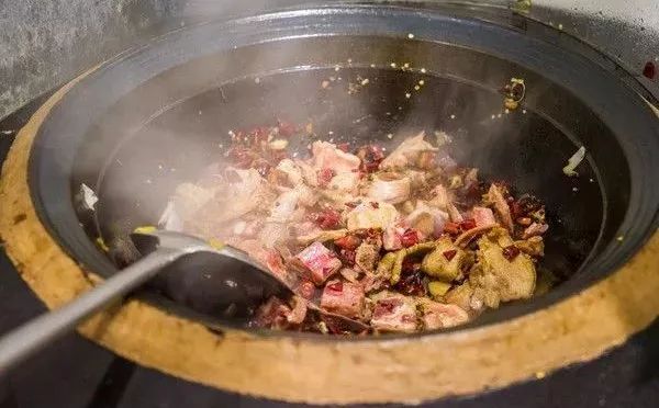 先行专栏|情怀?自我革命?千年铸铁锅如何抓住消费升级的风口