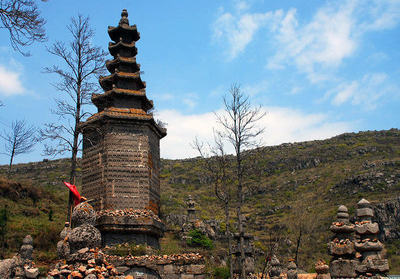 太行山悬崖古洞图片,鹿泉太行山的千年古寺