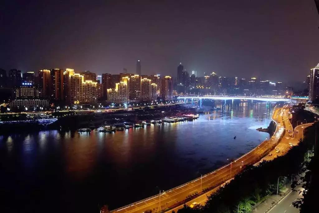 重庆旅游推荐四天三夜解放碑,重庆旅游攻略必去景点重庆解放碑