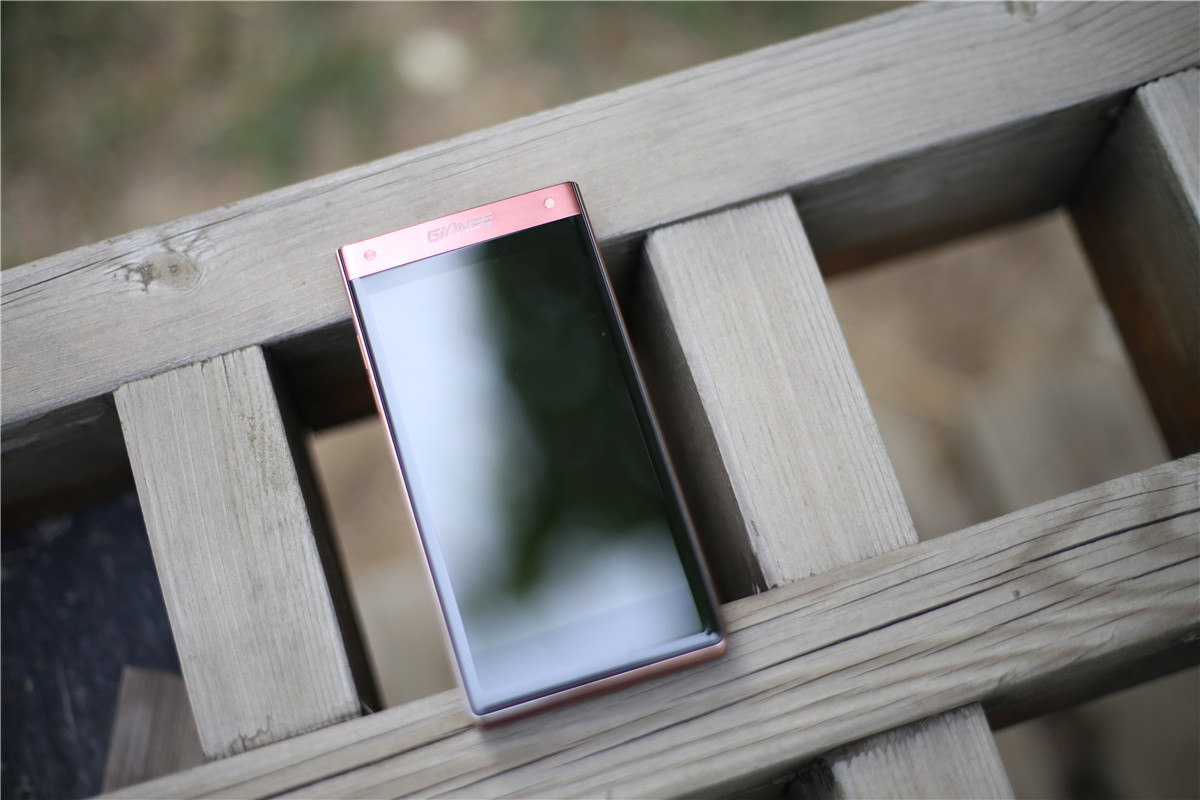 金立w2017翻盖手机价格,金立翻盖手机与三星哪个好