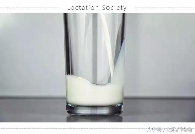 奶水和奶粉哪个更营养,母乳什么时候没营养与奶粉相比