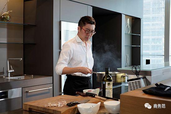 赵胤胤自身就有音乐天赋,赵胤胤谈钢琴家转行