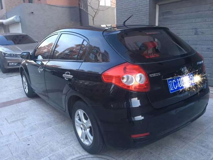 当年落地50万的两厢宝马,当年落地一百多万的宝马