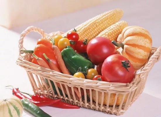 手见水3分钟起皱怎么回事,手一碰水就起皱是什么原因