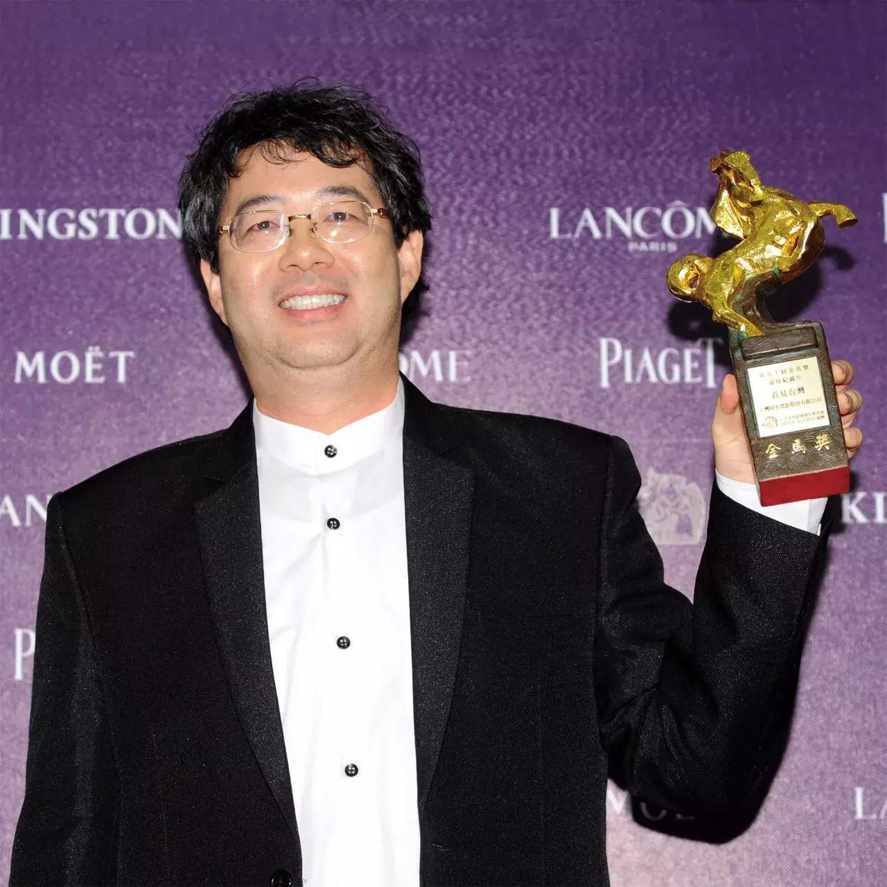 一个恐高的人,高空作业20多年,舍命拍出了最美纪录片