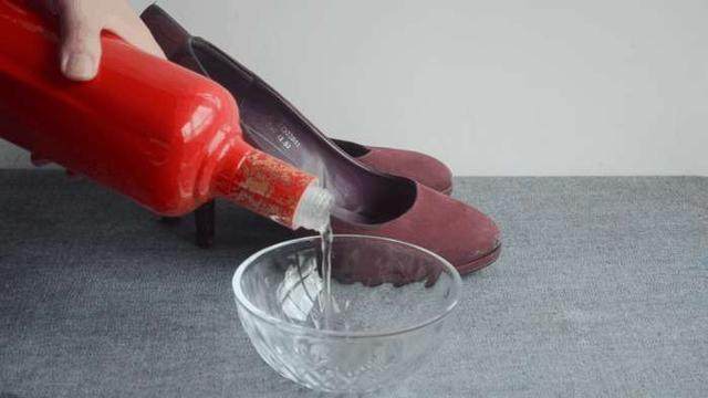 鞋子的两侧挤脚最有效最快的办法,如何让鞋子不挤脚小妙招