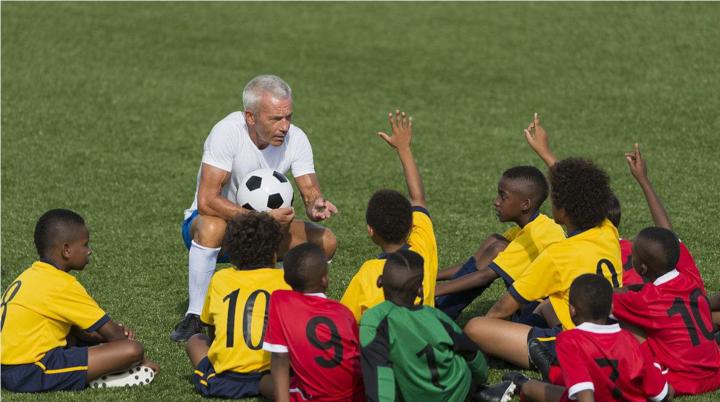 青少年足球教学入门,青少年足球教练员必看书