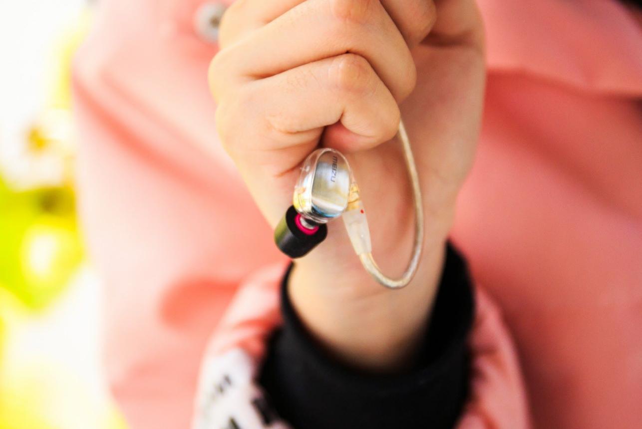 透明款耳机,魅族live耳机什么水平