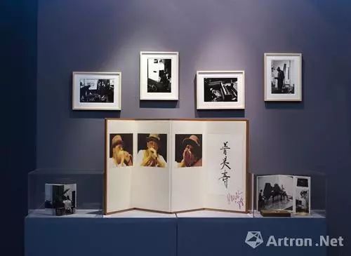 白南准与博伊斯,白南准向博伊斯致敬