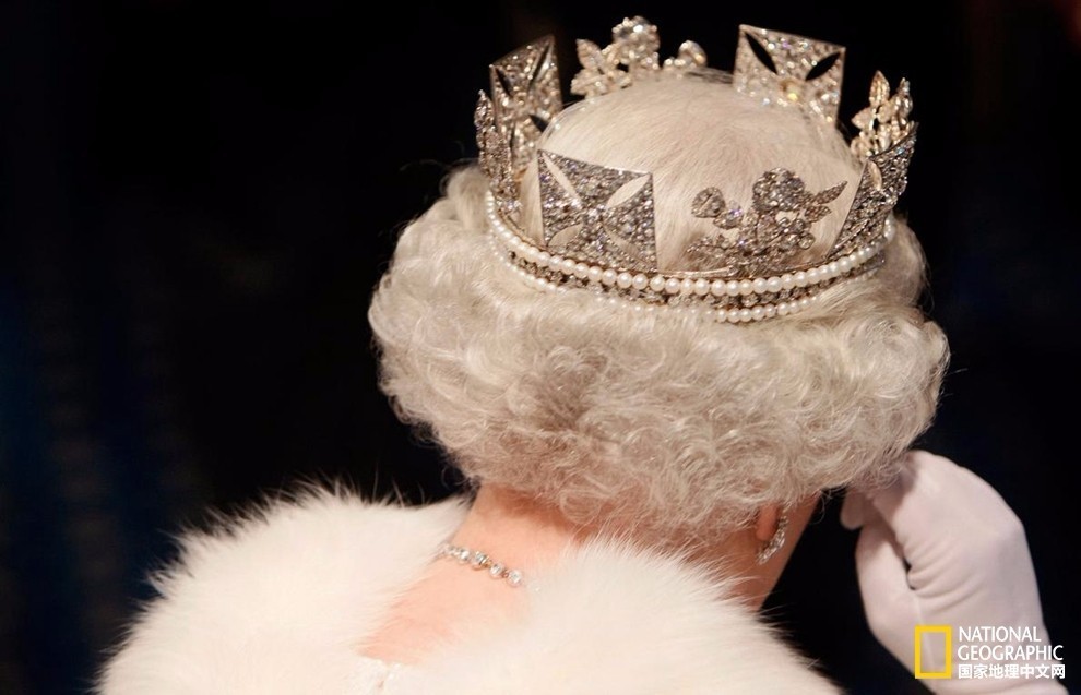 伊丽莎白女王二世从0岁到82岁,超长待机英国女王