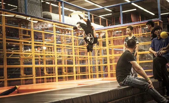 家里有小孩的注意！亲子畅玩卡杭州首次开办~华东100+家亲子乐园，海洋馆，泡温泉，游泳，攀岩……玩个遍不花钱