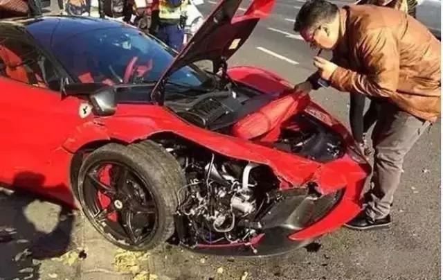 拉法撞了,拉法撞车第一视角