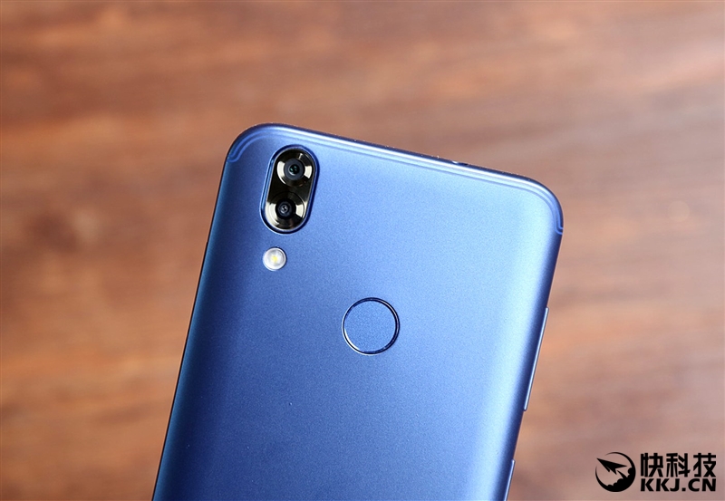 899元!红辣椒7X手机评测:全面屏+4GB内存