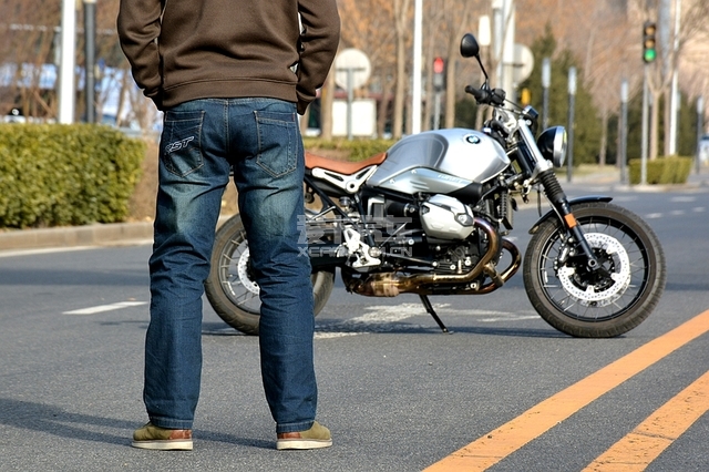 山寨与正版的测评,摩托正品排气和山寨的区别