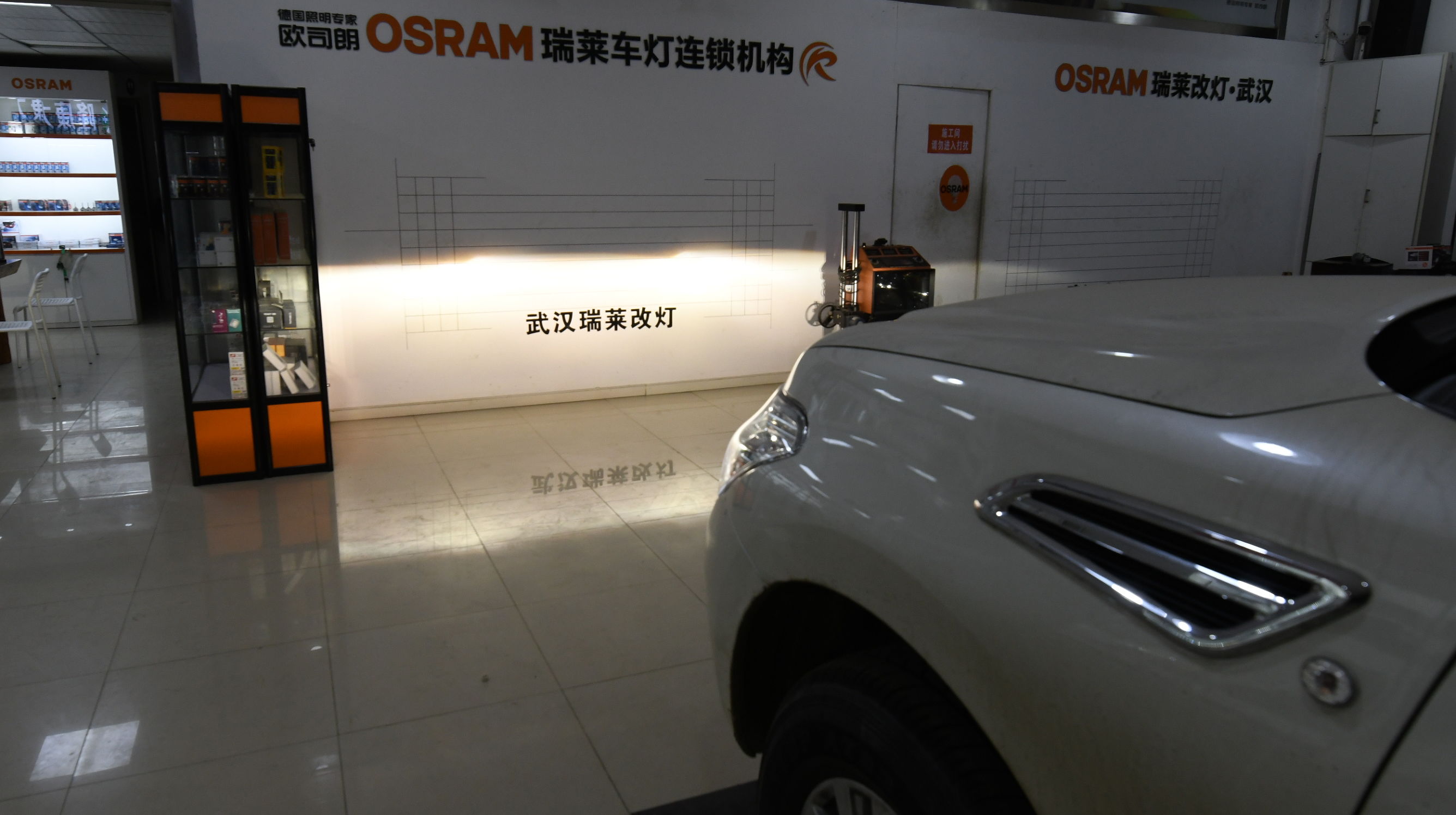 途乐y62改装激光大灯,日产途乐卤素灯