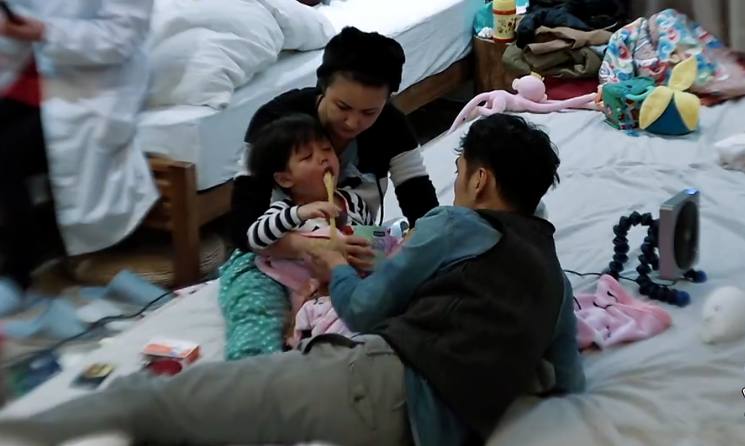 萌宝宝洗澡,萌宝宝自己洗澡