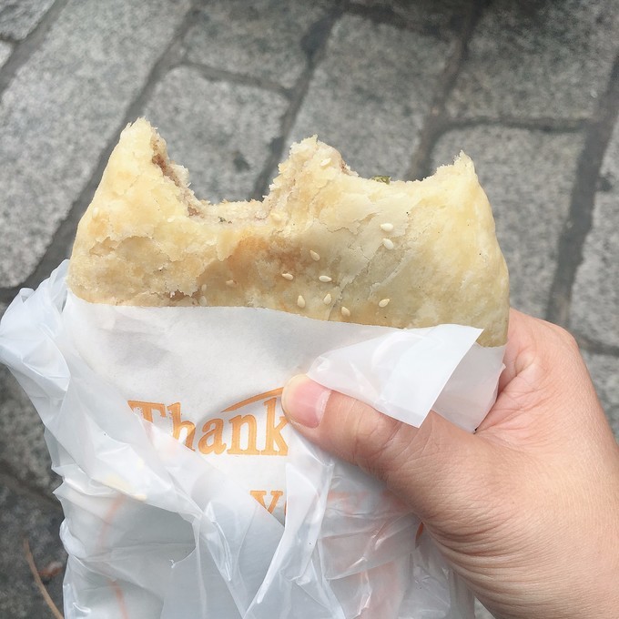 关上灯才意识到是黑夜,关上灯才知道它的魔力