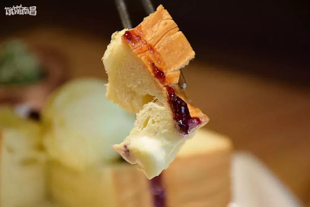 红角洲这家韩餐好偏心，妹子同行就打折，妹子越多折扣越优惠