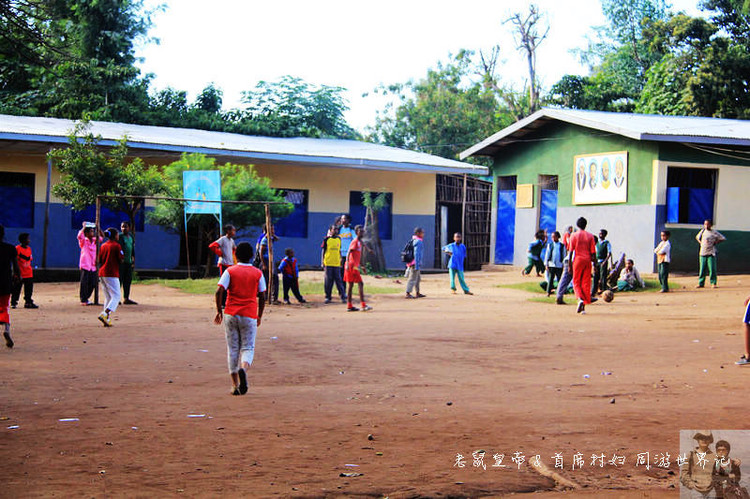 埃塞有块任性草坪:大部分时间是足球场,偶尔是机场,有时还混用