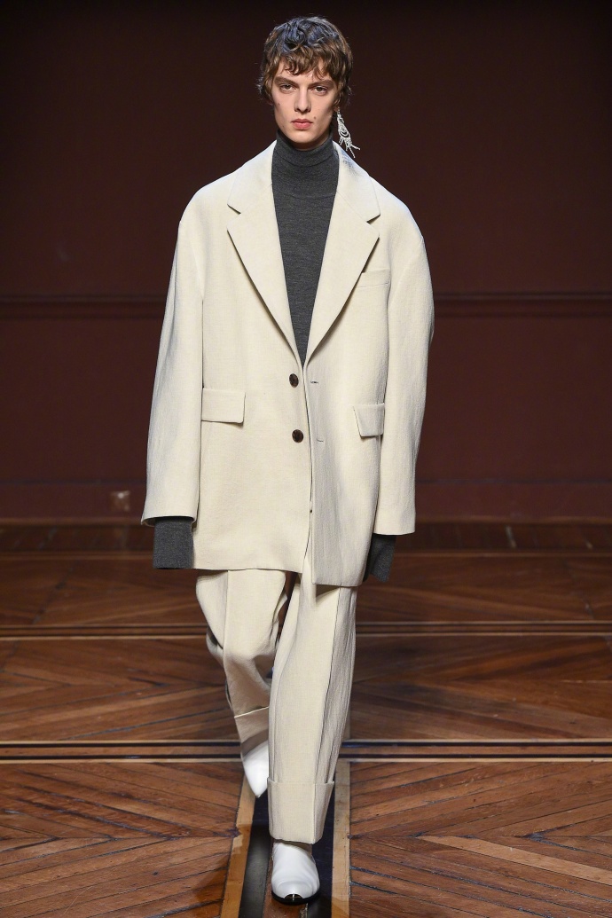巴黎男装周berluti2019秋冬男装,2018年秋冬巴黎时装周chanel秀场