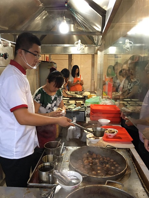 小吃创业有哪些好项目,一人投资小本小吃创业项目见效