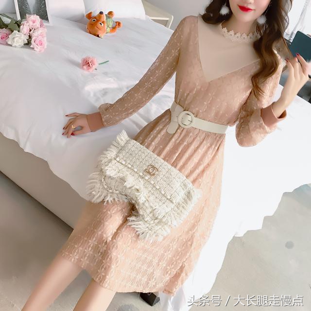 2022春季连衣裙收腰显瘦黑白配,适合秋冬穿的显瘦连衣裙新款