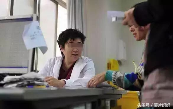 剖腹产32天刀口出黄水,剖腹产60天了还流黄水怎么回事