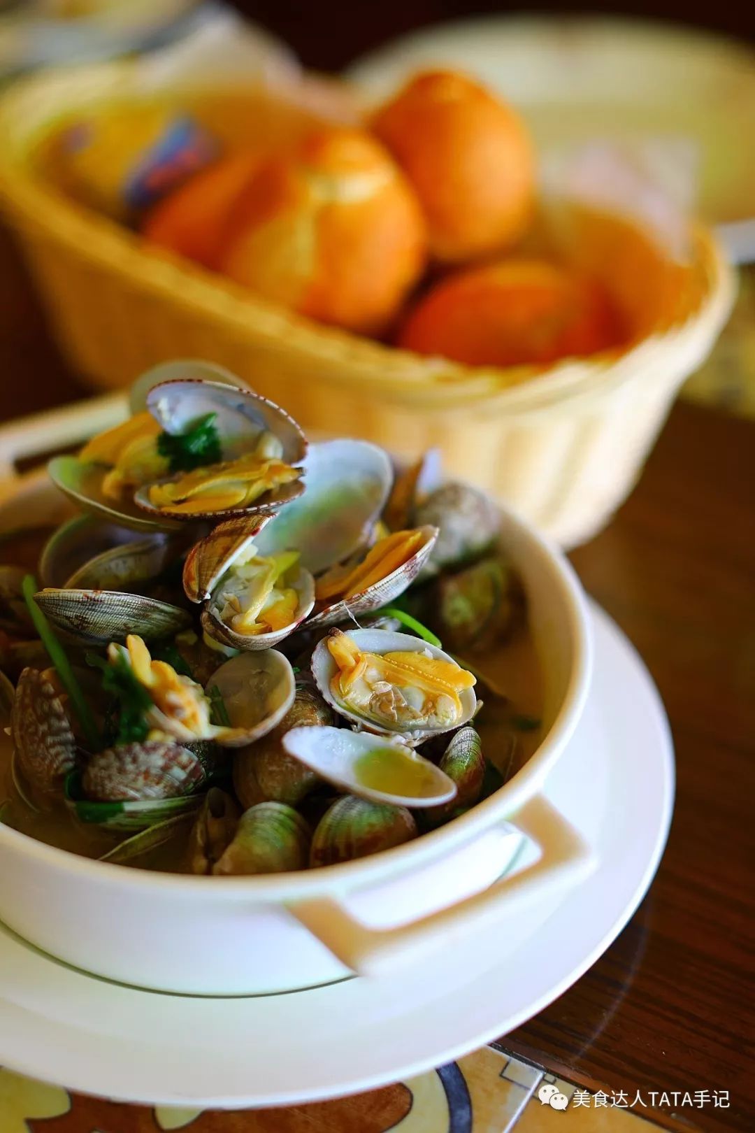 一不留神就掉进坑里,一不留神就会掉进一个大坑