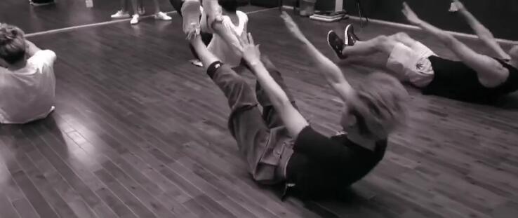 张艺兴的练习生经历能把你看哭,四年八个月他是这么苦过来的!