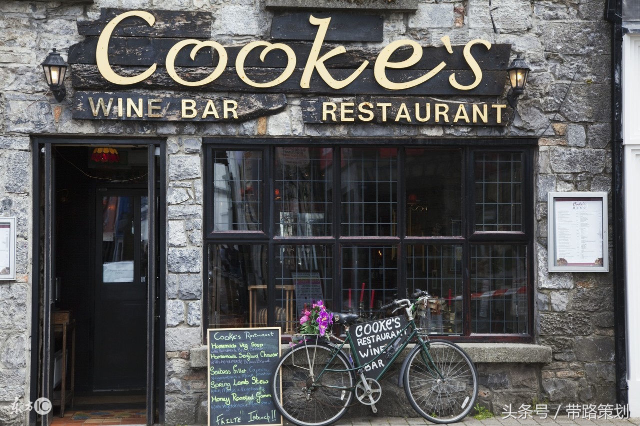 餐厅打工老板不发工资有啥办,餐厅员工不干一个月工资怎么处理