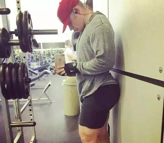 男生屁股翘是种什么体验,男生屁股太翘如何快速矫正