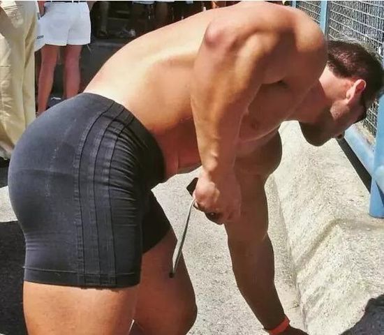 男生屁股翘是种什么体验,男生屁股太翘如何快速矫正