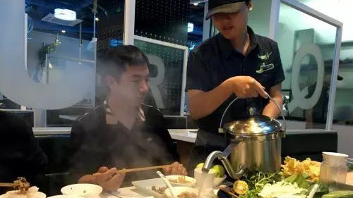 餐饮十条打动客人的服务妙招,特色餐饮策划可提升餐厅回头率