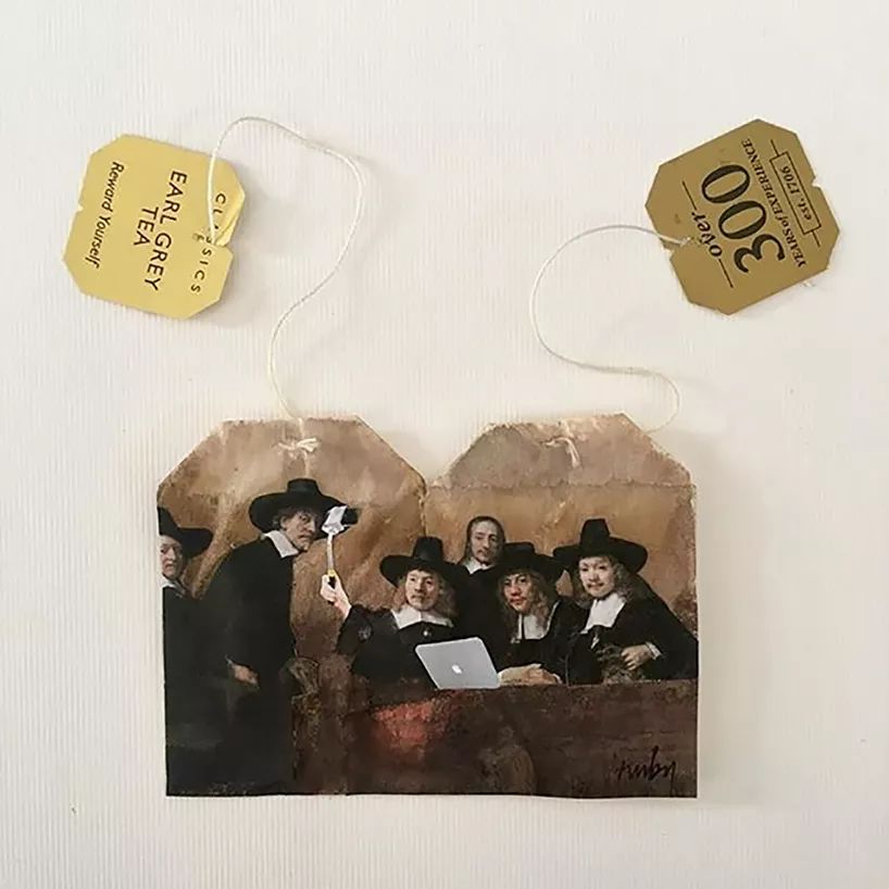 在红宝石银色的“茶包”上出现伦勃朗手持自拍杆