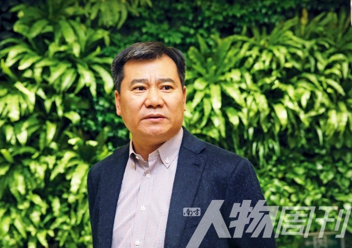 苏宁豹变,张近东要玩金融和足球|面孔