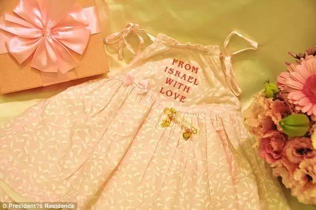 小公主生日收64国礼物,猜猜中国送了啥?