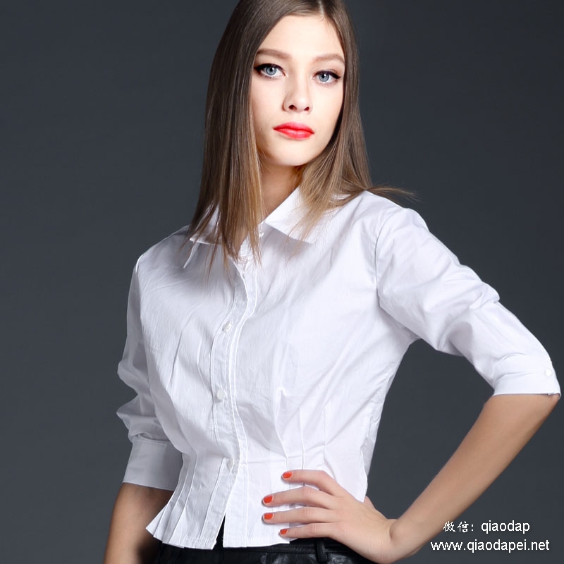 潮流的小船说翻就翻，唯独白衬衫是个永远