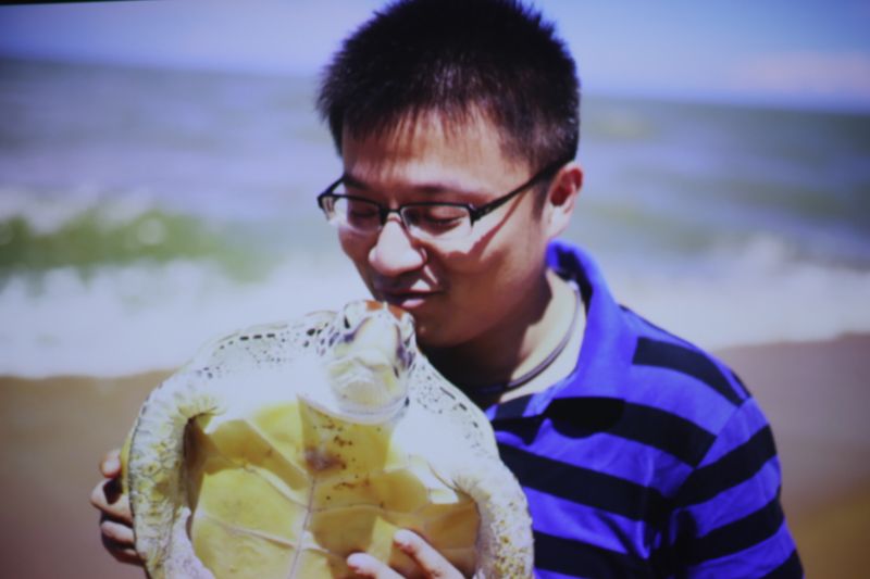 极米z4爵色支持激光翻页笔吗,极米z4爵色和极米z4air