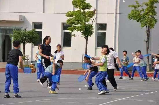 胡歌当足球教练,胡歌足球教练拉拉队