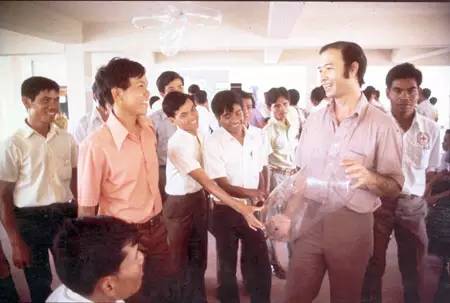 用套套挽救770万人生命!这个75岁泰国老头做到了!