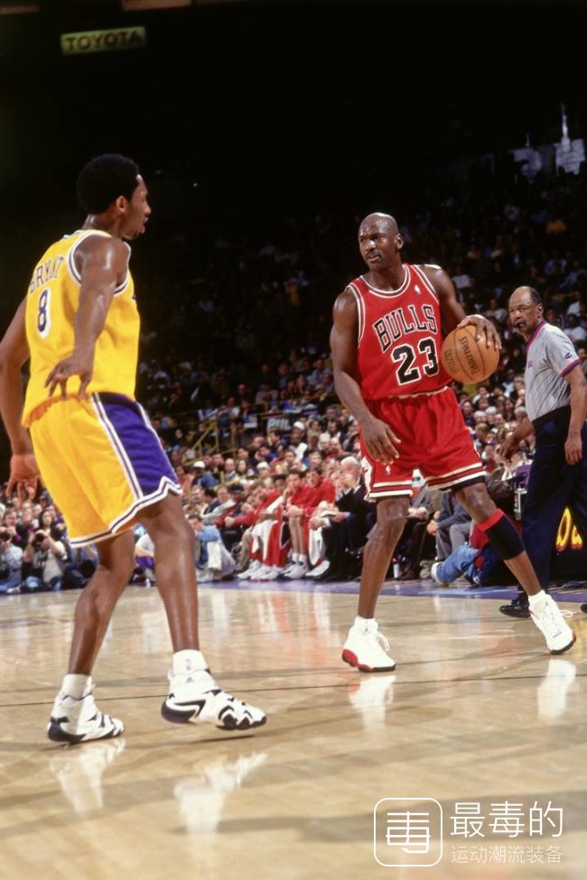 回顾科比上脚战靴,传奇落幕科比
